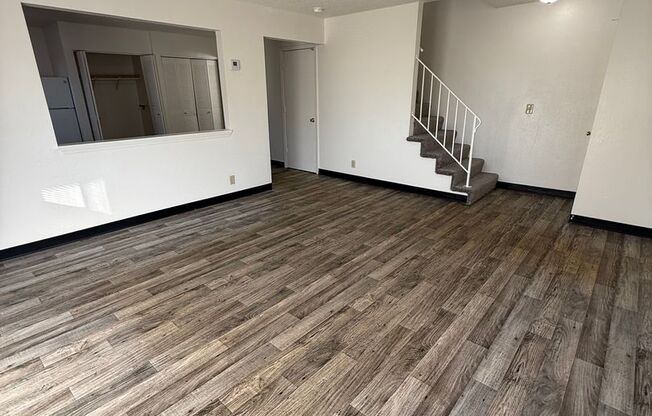 3 beds, 1.5 baths, 1,140 sqft, $1,199, Unit 405-102