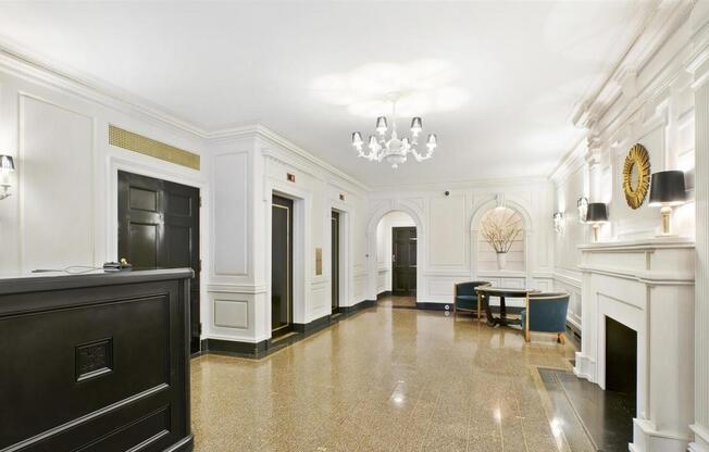 302 W 12 ST