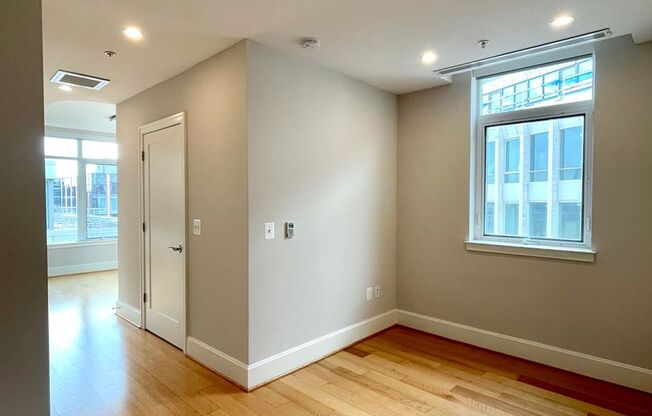 1 bed, 1 bath, $2,750, Unit 825