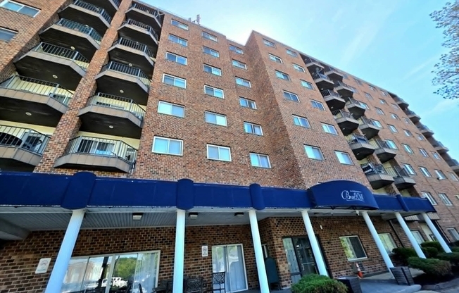 2 beds, 2 baths, 861 sqft, $2,450, Unit 407