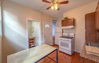 Studio, 1 bath, 444 sqft, $1,350, Unit 1L