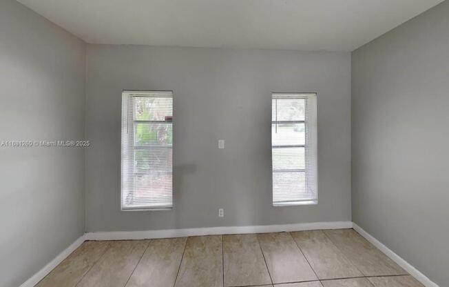3311 N 41 CT