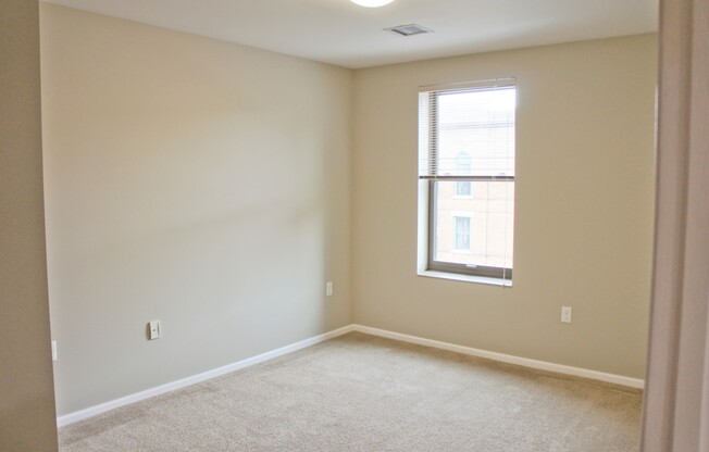 2 beds, 2 baths, 958 sqft, $1,275, Unit 411