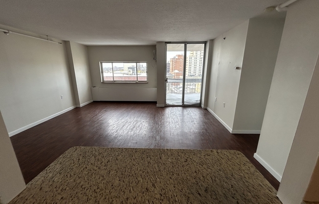 2 beds, 2 baths, 1,000 sqft, $3,900, Unit 801