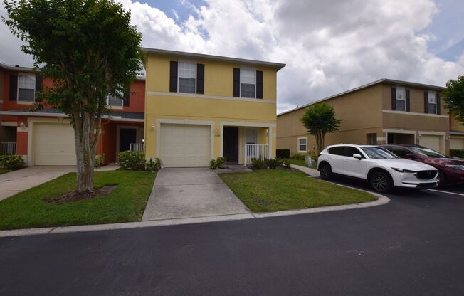 3 Bedroom, 2.5 Bath Town home For Rent at 13098 Lexington Summit Street Orlando, FL 32828