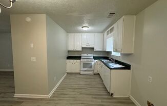 2 beds, 1 bath, $1,300