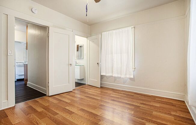 1 bed, 1 bath, $2,200, Unit 2249 Central Ave #C