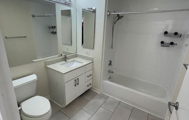 2 beds, 1 bath, 760 sqft, $2,845, Unit 704