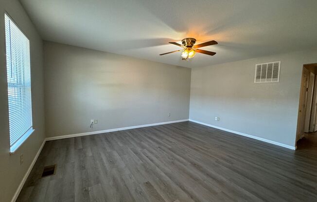 2 beds, 1 bath, 650 sqft, $675