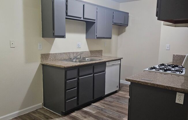 Enjoy First Month's Rent Free and a $799 Security Deposit – On Approved Credit (OAC). EXPIRES 11.30.2025