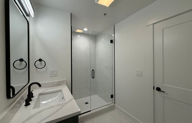 1 bed, 1.5 baths, 689 sqft, $3,375, Unit 202