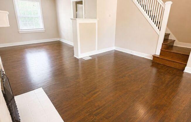 *** Mt. Lebanon Duplex for Rent with Front and Back Porch * Pet Friendly Apartment * Walk to the T * Renovated ***