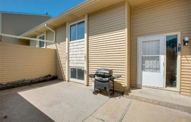 Updated Townhome in Coon Rapids!!  3bed/2bath