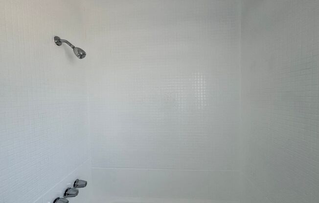 1 bed, 1 bath, 675 sqft, $1,675, Unit 32