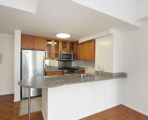 2 beds, 2 baths, $7,595, Unit 7L