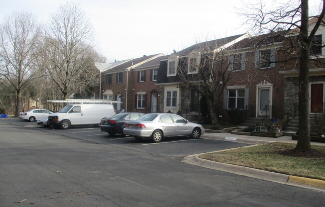 Beautiful 4 BR/2 BA Townhome in Silver Spring!