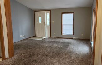 2 beds, 1 bath, $750