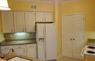 3301 BAY CLUB CIR