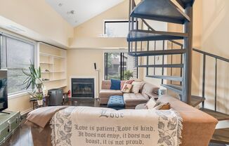 Lovely 1 BR/1 BA Loft-Style Condo in Montgomery Village!