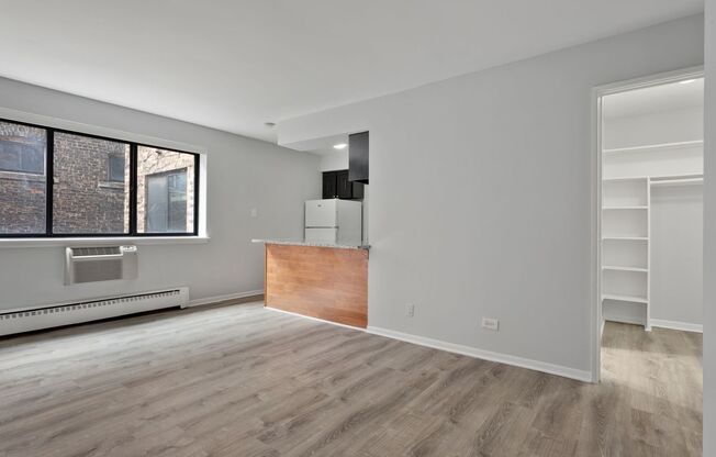 Studio, 1 bath, 340 sqft, $1,425, Unit 306