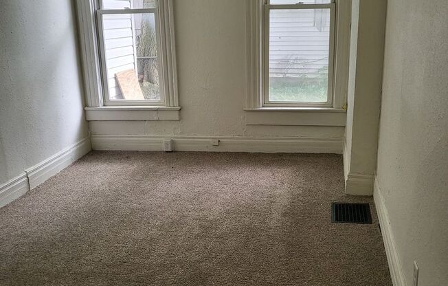 1 bed, 1 bath, $725, Unit Apt 1