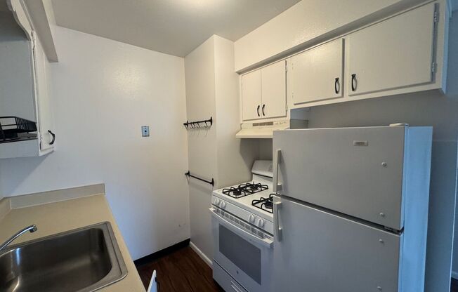 1576 N. Warren Ave.