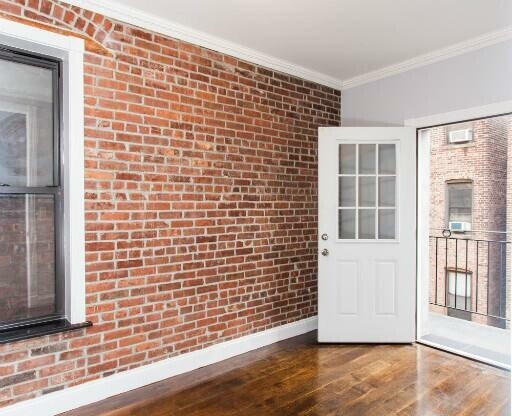 3 beds, 1 bath, $6,295, Unit 12