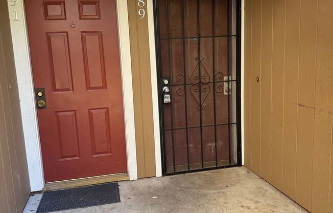 Recently remodeled spacious townhome with Refrigerator, Washer & Dryer and Garage parking