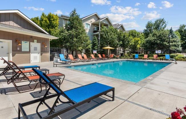 Island View Apartments Pool With Seating