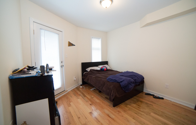 3 beds, 2 baths, $2,500, Unit 2A