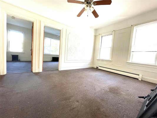 3 beds, 1 bath, 900 sqft, $3,750, Unit 2