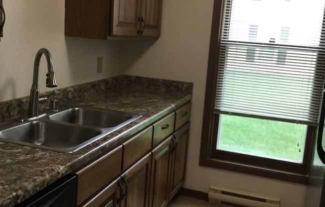 2 beds, 1 bath, 950 sqft, $1,675, Unit 7709CA