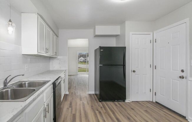 2 beds, 1 bath, 1,295 sqft, $1,400, Unit 4240 Norman Drive SE Apt 2