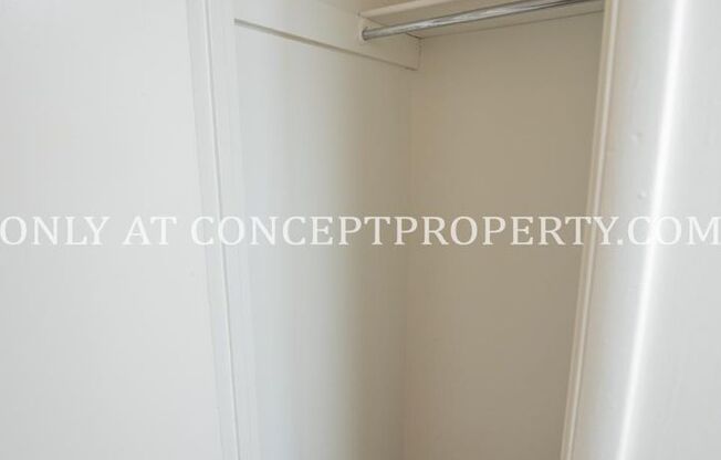 2 beds, 1.5 baths, 1,040 sqft, $1,299, Unit 03