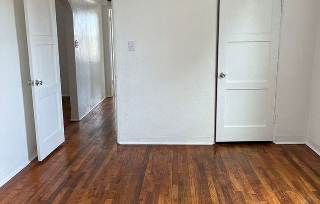 1305 LYLES RD