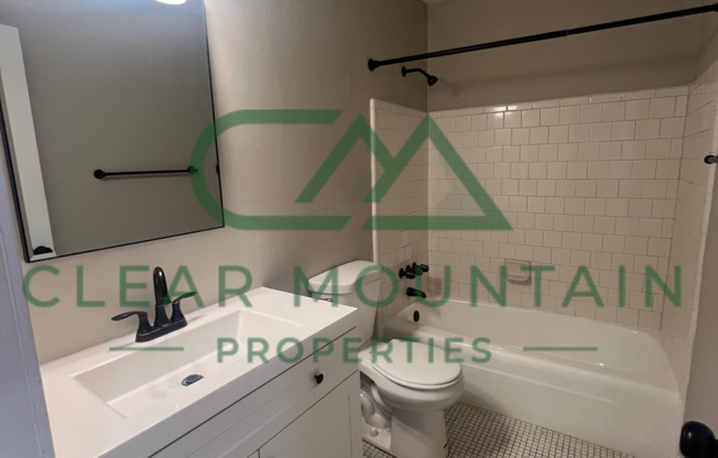 1 bed, 1 bath, 700 sqft, $1,050, Unit 22