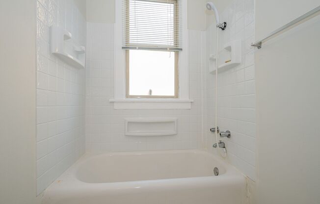 Studio, 1 bath, 200 sqft, $1,145, Unit 302
