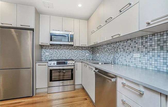 8629 BAY PKWY