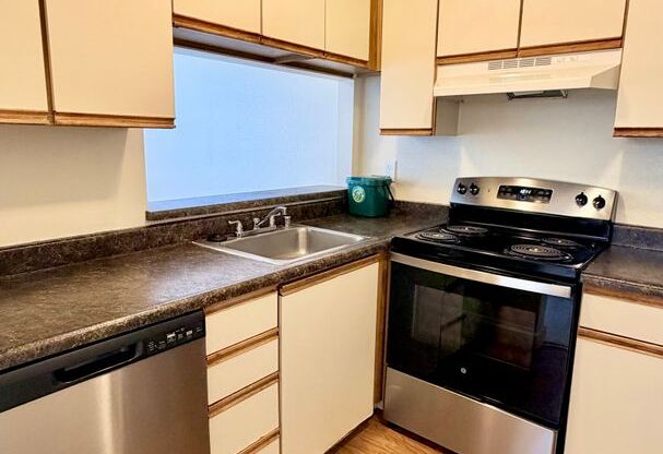 1 bed, 1 bath, 650 sqft, $1,250, Unit B201