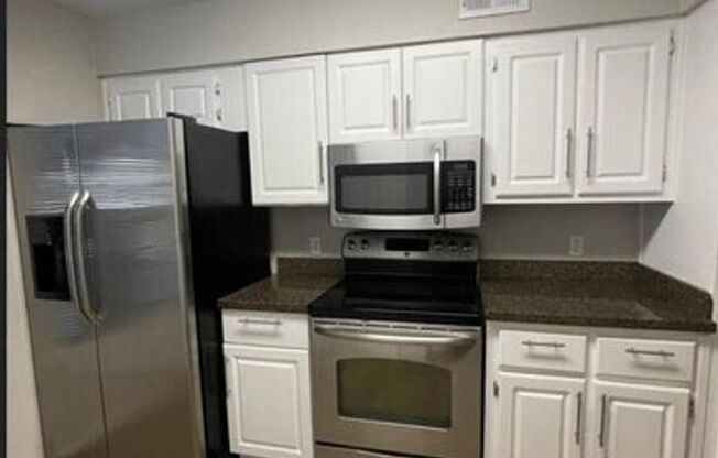 2 beds, 2 baths, $1,900, Unit #112