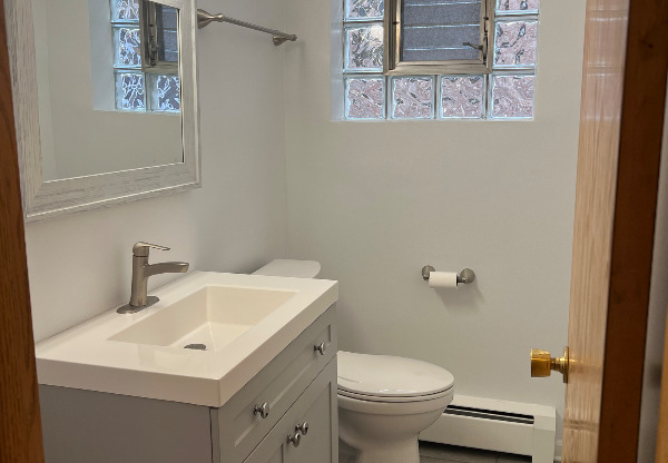 4936 N MARMORA