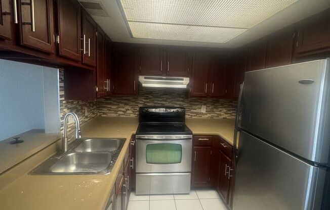 2 beds, 2 baths, $1,295