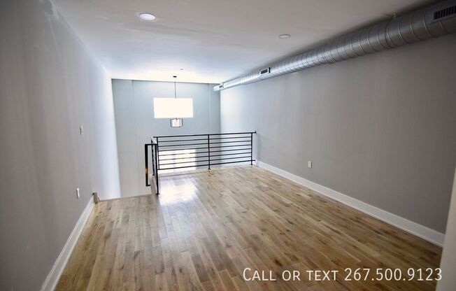 1523 W Girard Ave