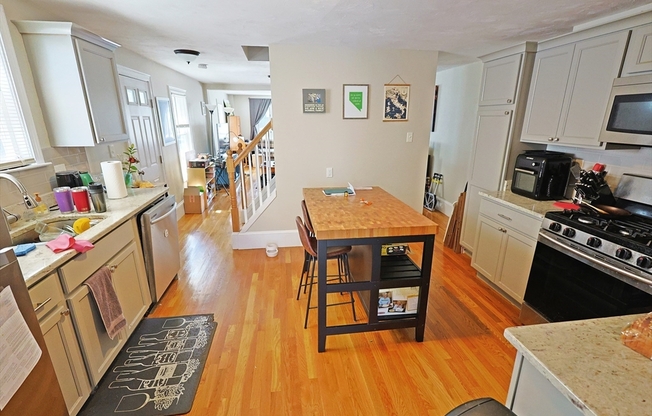 38 OAK ST