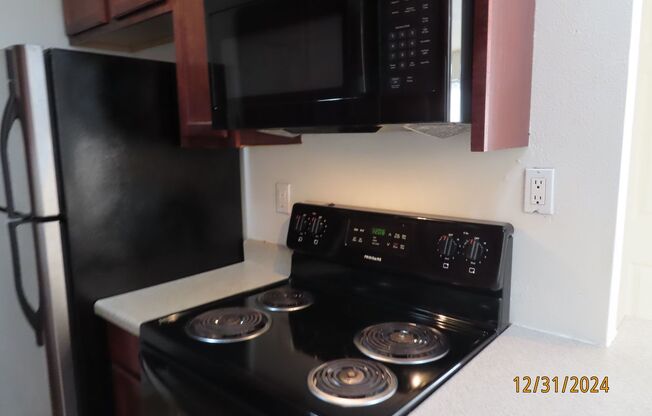 2 beds, 2 baths, $1,095, Unit # 129