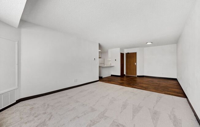 2 beds, 1 bath, 920 sqft, $1,425, Unit 1531-203