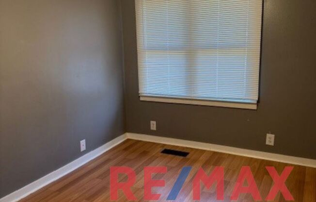 3 beds, 1 bath, $1,150