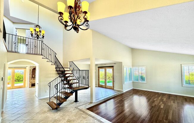 Stunning 4B/3BA House in Carlsbad!