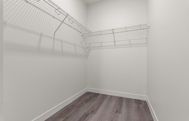 2 beds, 1 bath, 853 sqft, $3,250, Unit 411
