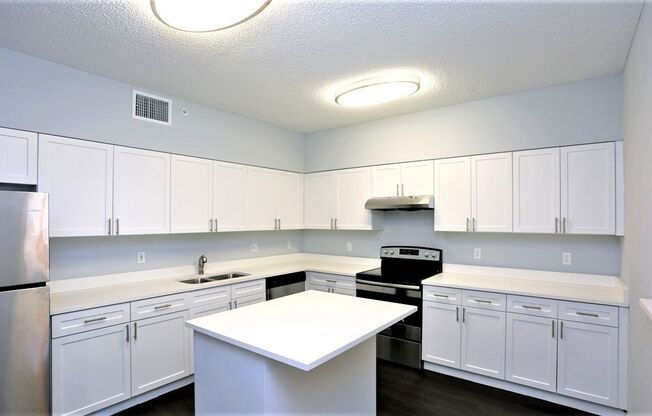 2 beds, 2 baths, 1,600 sqft, $2,100, Unit F-2